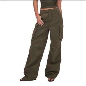 GOOD AMERICAN Olive Baggy Cargo Pants